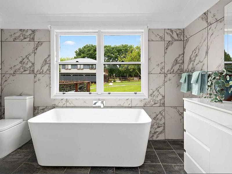 Bundanoon-bathroom2